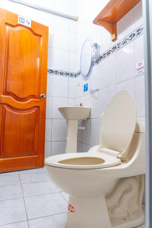 Cucuve Eco Hostal Пуэрто-Бакерисо-Морено Экстерьер фото