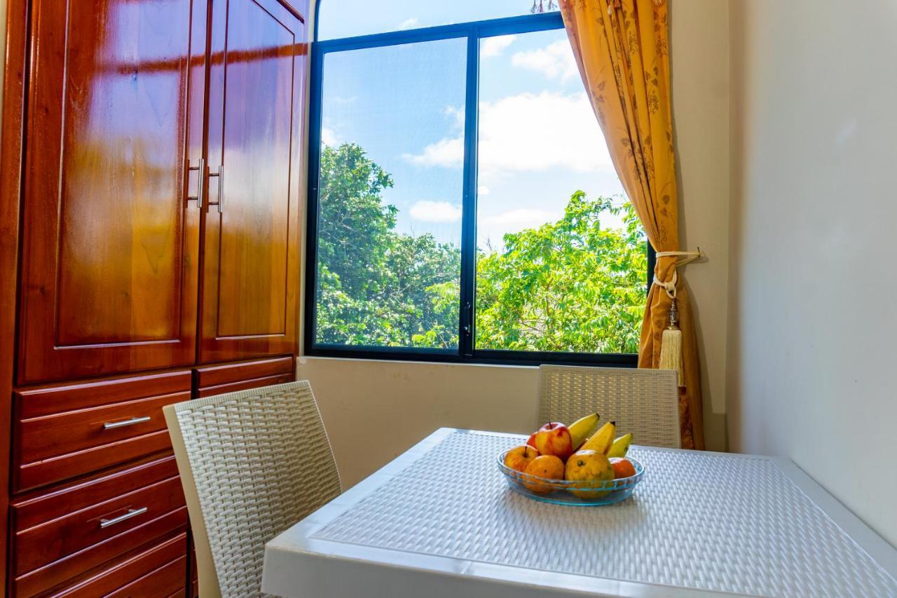 Cucuve Eco Hostal Пуэрто-Бакерисо-Морено Экстерьер фото