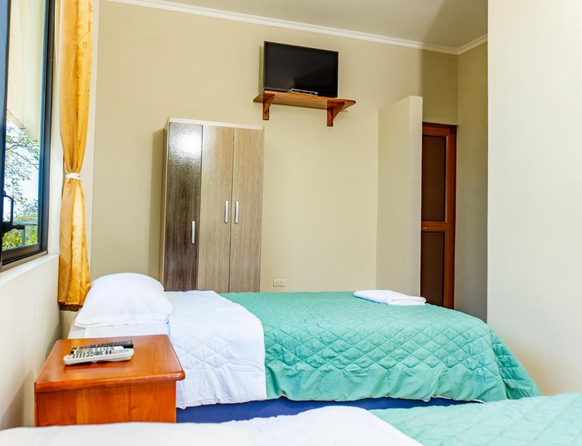 Cucuve Eco Hostal Пуэрто-Бакерисо-Морено Экстерьер фото