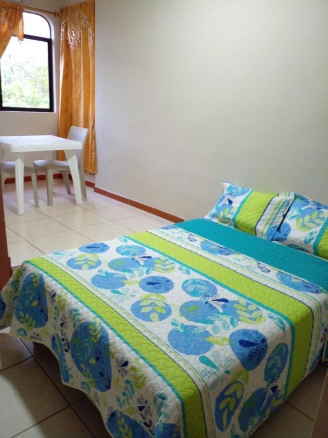 Cucuve Eco Hostal Пуэрто-Бакерисо-Морено Экстерьер фото